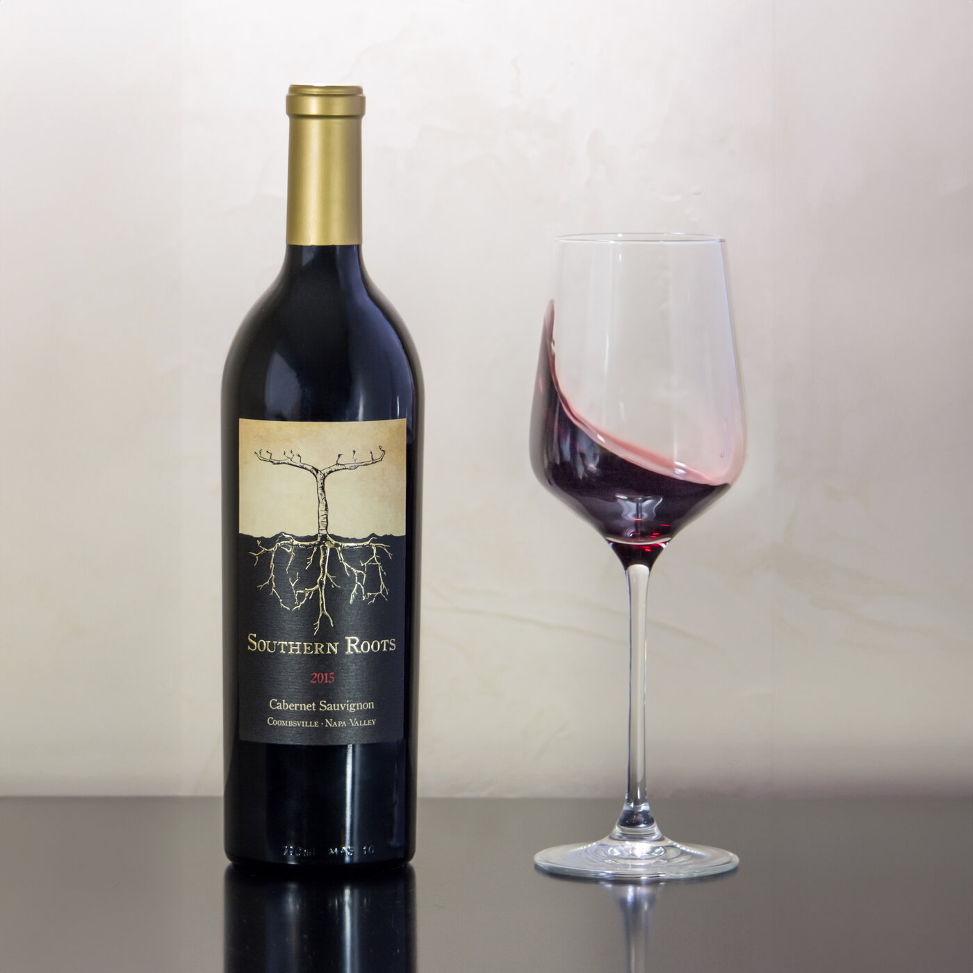 Southern Roots wine label, graphic design and photography